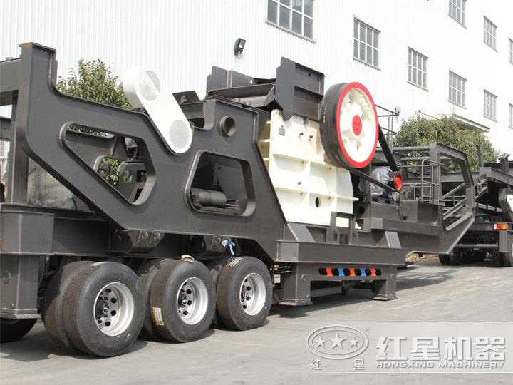 鄂破移動(dòng)破碎機(jī)，破碎比大，產(chǎn)量高
