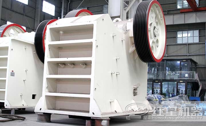 普通時產500噸鄂式石料破碎機，進料粒度≤850mm