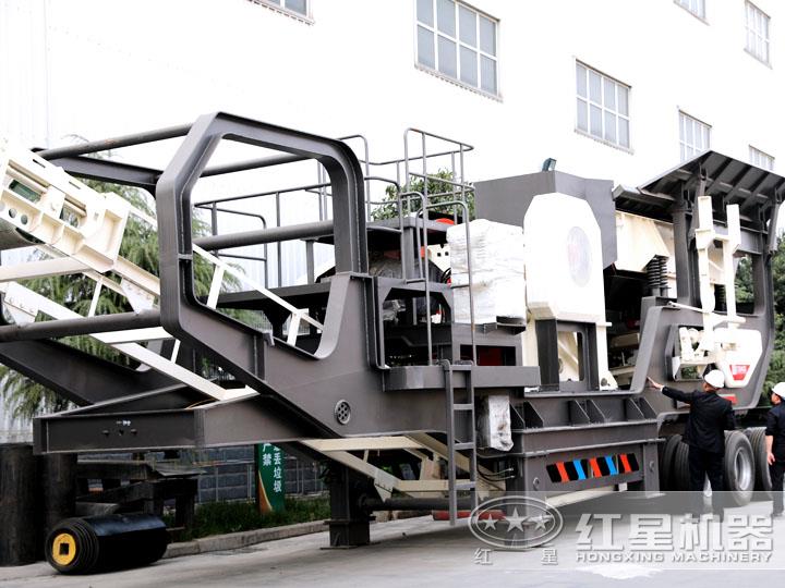 輪胎移動破碎站配鄂式破碎機，時產50-500t/h