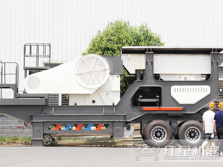客戶到場參觀輪胎移動破，七大模塊，多種組合，滿足用戶需求