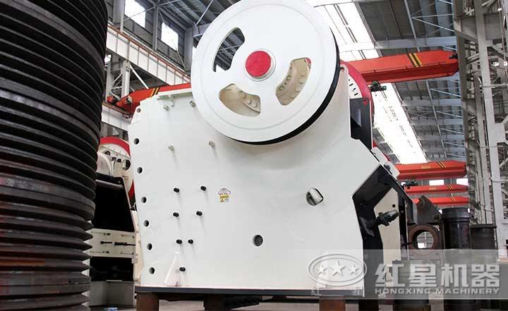 PE顎式破碎機產量1-2200t/h，排料口10-350mm
